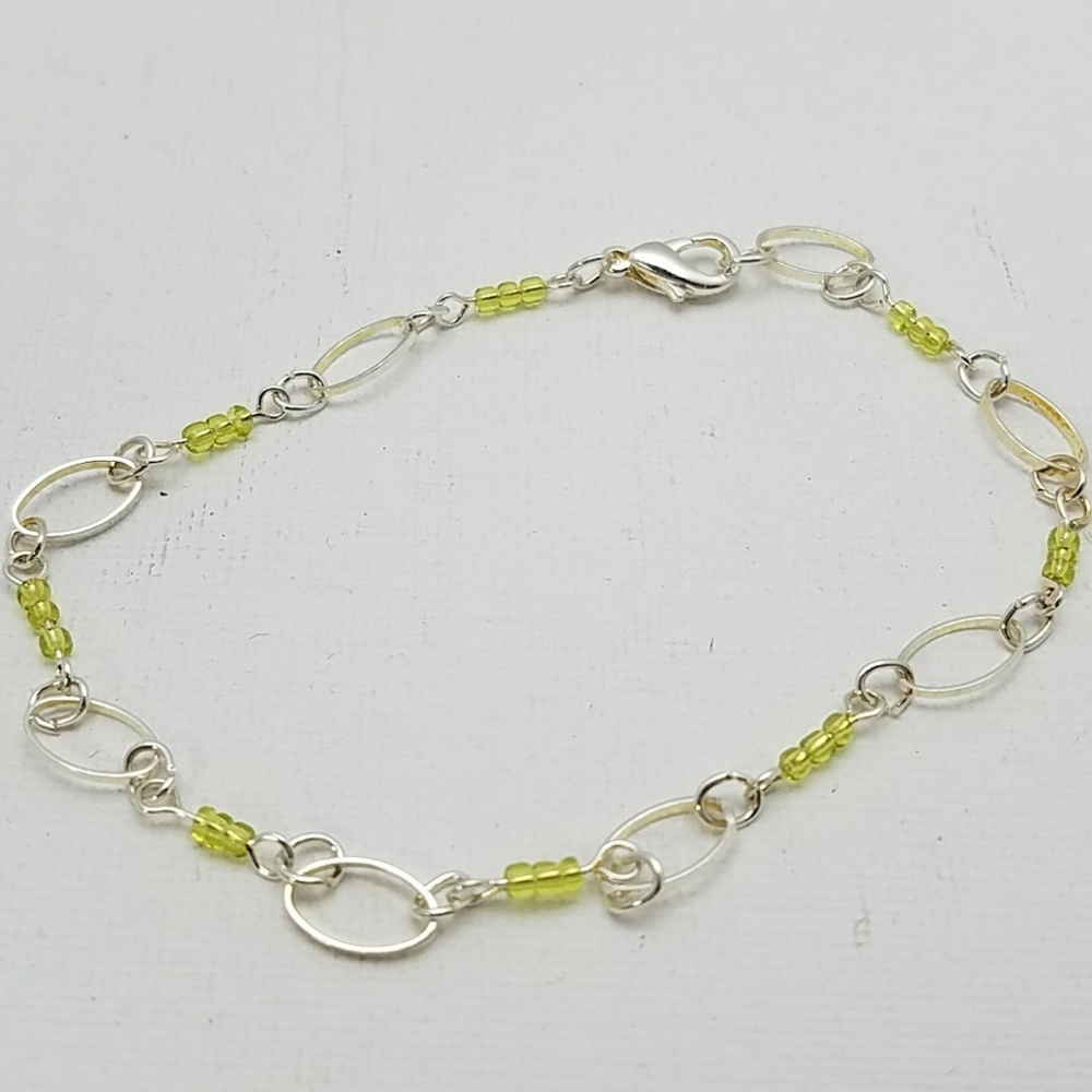 Silver Tone Ankle Or Wrist Bracelet 9" Yellowish Green Bead